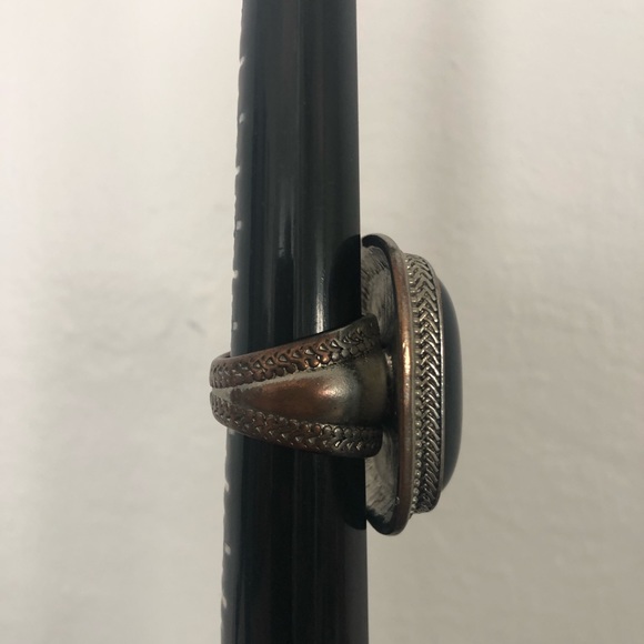 Black ring - Picture 3 of 8